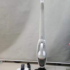 일렉트로룩스 Q8무선청소기