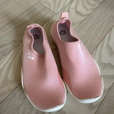 아레나 아쿠아슈즈 200