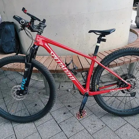스페셜라이즈드 에픽 하드테일 콤프 MTB 자전거 업글차 입니다