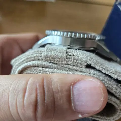 브라이틀링 네비타이머 B01 크로노 46