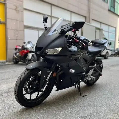R3 2020년식  아크라포빅 구조변경 된 튜닝 바이크 판매합니다