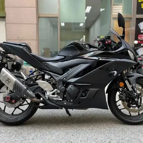 R3 2020년식  아크라포빅 구조변경 된 튜닝 바이크 판매합니다
