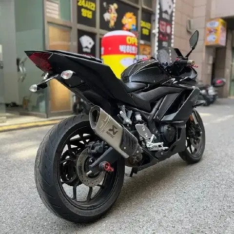 R3 2020년식  아크라포빅 구조변경 된 튜닝 바이크 판매합니다