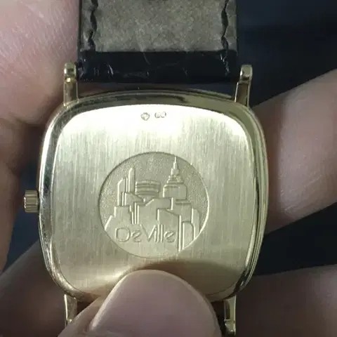 오메가 18k 쿼츠 통금 시계 판매합니다