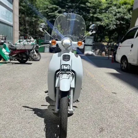 슈퍼커브110 2022년식 4천KM 판매합니다