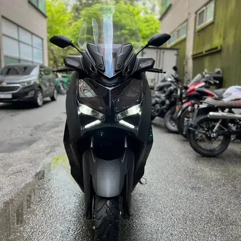 Xmax300 2024년식 2만KM 판매합니다