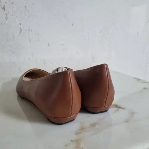 (새것) 카라  브라운 플랫 슈즈 .구두