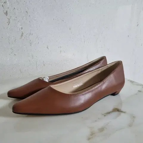 (새것) 카라  브라운 플랫 슈즈 .구두