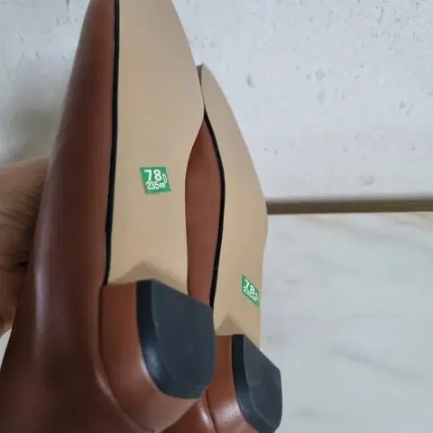 (새것) 카라  브라운 플랫 슈즈 .구두